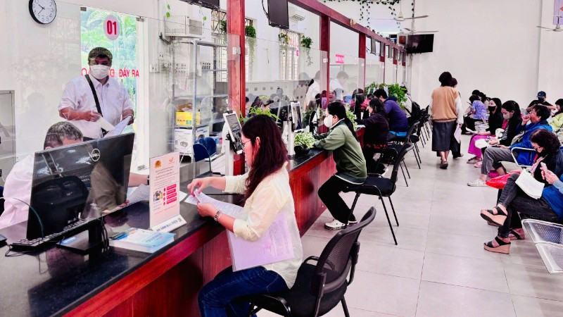 Bảo đảm tổ chức bộ máy của địa phương hoạt động hiệu quả, phục vụ người dân, tổ chức, doanh nghiệp ngày càng tốt hơn.