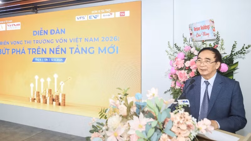 Tiến sĩ Lê Minh Nghĩa, Chủ tịch VFCA phát biểu khai mạc tại diễn đàn.