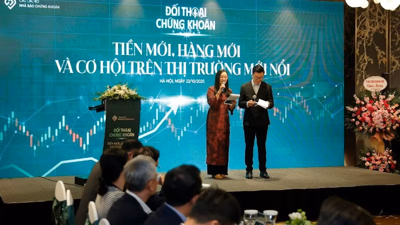 Hình ảnh tại sự kiện Đối thoại với chủ đề “Tiền mới, hàng mới và Cơ hội trên thị trường mới nổi”.