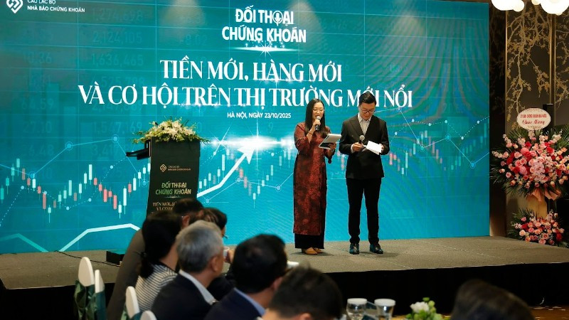 Hình ảnh tại sự kiện Đối thoại với chủ đề “Tiền mới, hàng mới và Cơ hội trên thị trường mới nổi”.