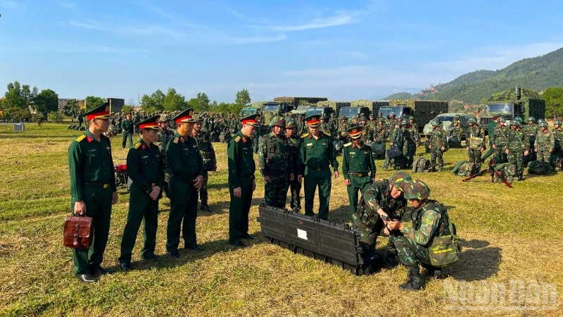 Trung tướng Lê Ngọc Hải kiểm tra sẵn sàng chiến đấu tại Quân khu V dịp Tết 2026