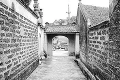 Những nét truyền thống của làng quê rất cần được lưu giữ.