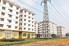 Ba tòa nhà tái định cư tại Khu đô thị Sài Đồng được đề xuất phá bỏ.