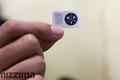 Mẫu sim di động sẽ được phát miễn phí cho các đoàn thể thao nước ngoài của MPT. (ảnh: Mizzima)