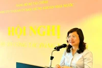 Đồng chí Bí thư Đảng ủy cơ quan Ủy ban Chứng khoán Nhà nước Vũ Thị Chân Phương phát biểu tại Hội nghị tập huấn công tác Đảng.