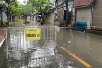 Tính đến 15 giờ ngày 7/10, vẫn còn 23 vị trí ngập sâu, tạm thời chưa thể lưu thông.