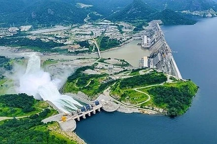 Đập Đại Phục hưng - một giấc mộng, nhiều ưu tư.