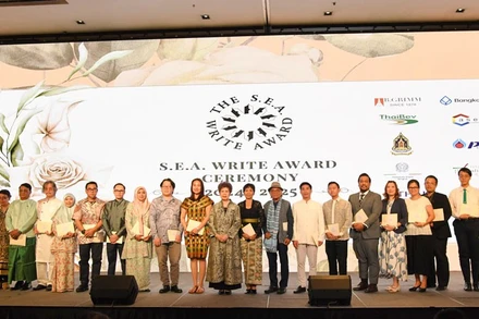 Các cá nhân được trao Giải thưởng Văn học ASEAN năm 2024-2025 và Giải thưởng Phê bình văn học ASEAN.