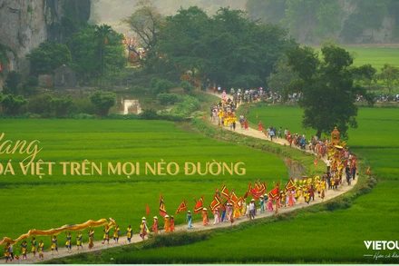 "Hành Trình Việt Nam" là Dự án văn hoá phi lợi nhuận với 35 sự kiện văn hoá cộng đồng miễn phí tại 34 tỉnh thành và Quần đảo Trường Sa.