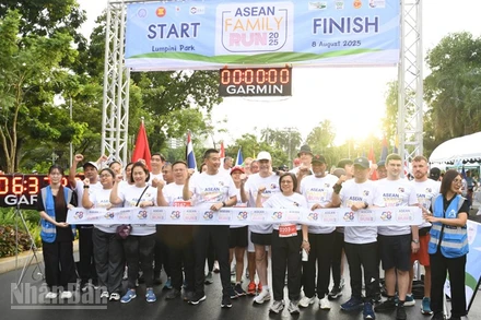 Đông đảo cán bộ ngoại giao các nước thành viên và đối tác của ASEAN tham gia sự kiện.