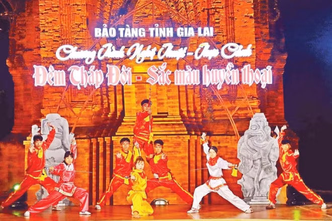 Tiết mục biểu diễn võ cổ truyền Bình Định.