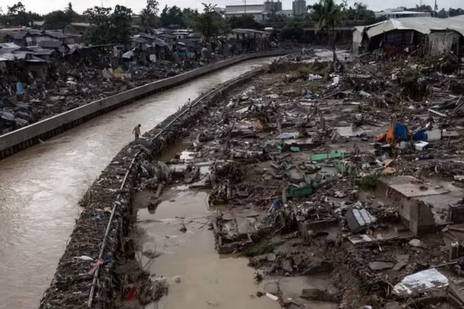 [Video] Thiệt hại về người do siêu bão Kalmaegi tăng mạnh tại Philippines 