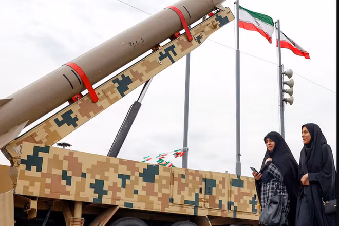 [Video] Iran phóng tên lửa mới vào Israel sau khi có tân Lãnh tụ tối cao
