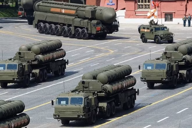 [Video] Ấn Độ chi hơn 1 tỷ USD mua 300 tên lửa phòng không S-400 của Nga