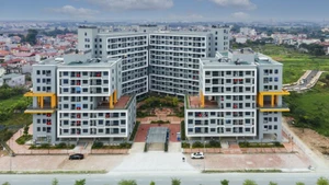 Các địa phương phải đôn đốc chủ đầu tư tập trung nguồn lực, thi công với tinh thần “vượt nắng, thắng mưa”, hoàn thành 26.000 căn nhà ở xã hội ngay trong năm 2025. (Ảnh: PV)