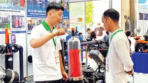 Các giải pháp công nghệ được giới thiệu tại hội chợ triển lãm Entech Hanoi 2025.