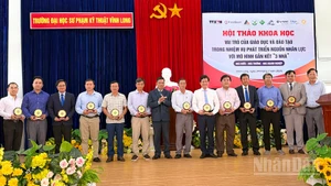 Đại biểu tham gia hội thảo. 