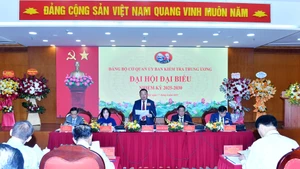 Đoàn Chủ tịch điều hành Đại hội.