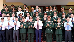 Tổng Bí thư Tô Lâm, Bí thư Quân ủy Trung ương và các đồng chí lãnh đạo Đảng, Nhà nước cùng các đại biểu tại buổi làm việc với Quân đoàn 12 (Bộ Quốc phòng).