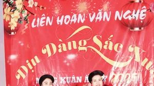 Các thành viên Câu lạc bộ trong một buổi biểu diễn chào mùa xuân mới 2025.