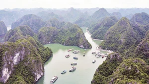 Bến thuyền đầu con đường vào làng Việt Hải.