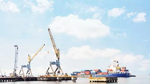 Cảng Chân Mây trước cơ hội vươn tầm.