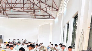 Một lớp học nghề thủ công mỹ nghệ tại Cơ sở cai nghiện ma túy tỉnh Điện Biên.