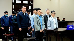 Các bị cáo tại phiên phúc thẩm.