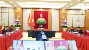 Tổng Bí thư Tô Lâm điện đàm với Chủ tịch Đảng Nhân dân Campuchia Hun Sen. (Ảnh: TTXVN)