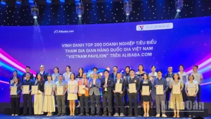 Các doanh nghiệp trong số 200 doanh nghiệp tiêu biểu tham gia “Gian hàng quốc gia Việt Nam” trên Alibaba.com. (Ảnh: KIM DUNG)