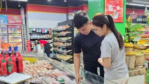 Phê duyệt Chương trình phát triển thị trường trong nước, kích cầu tiêu dùng giai đoạn 2025-2027. (Ảnh: KIM DUNG)