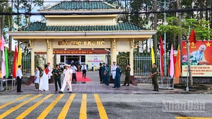Đền thờ Bác Hồ được xây dựng trên vùng đất phía bắc nơi ngã tư của hai con kênh Long Mỹ II và Năm Căn giao nhau thuộc xã Lương Tâm, thành phố Cần Thơ