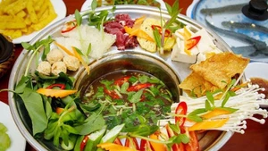 Hấp dẫn lẩu mắm miền Tây. Ảnh tư liệu