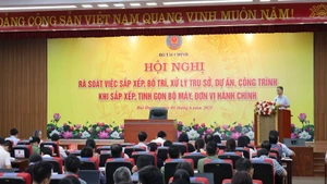Bộ Tài chính đã tổ chức các đoàn công tác liên ngành làm việc trực tiếp với địa phương để nắm bắt tình hình triển khai phương án xử lý tài sản sau sắp xếp tổ chức bộ máy, đơn vị hành chính các cấp. (Ảnh: MINH PHƯƠNG)