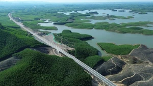 Có hơn 220 km Dự án thành phần cao tốc bắc-nam được thông tuyến dịp 19/8. (Ảnh QUỐC KHÁNH) 