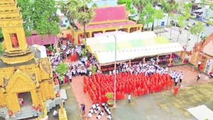 Chư tăng, phật tử làm lễ tưởng niệm 4 vị sư liệt sĩ tại Tháp Cù Là.
