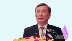 Ủy viên Ban Chấp hành Trung ương Đảng, Chủ nhiệm Ủy Ban Khoa học, Công nghệ và Môi trường của Quốc hội Lê Quang Huy công bố các Nghị quyết, Quyết định của Trung ương.