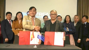 Hội Doanh nhân trẻ tỉnh Tây Ninh và Hội Doanh nhân tại Australia (VBAA) đã ký kết biên bản hợp tác tại Hội nghị.