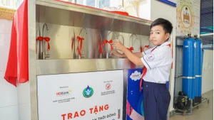 Từ nay, giáo viên và học sinh tại 05 trường tiểu học tại huyện Cần Giờ đã có nguồn nước sạch để dùng. 