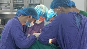 Phẫu thuật thành công khối u thận “khổng lồ” xâm lấn tĩnh mạch chủ dưới