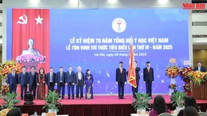 [Video] Tổng hội Y học Việt Nam kỷ niệm 70 năm thành lập, đón nhận Huân chương Lao động hạng Nhất