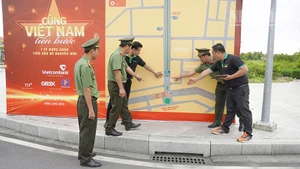 Công an Vĩnh Long phối hợp với các đơn vị chức năng triển khai kế hoạch Chương trình “Cùng Việt Nam tiến bước”. 