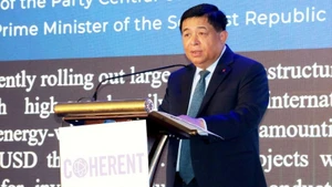 Phó Thủ tướng Chính phủ Nguyễn Chí Dũng phát biểu tại buổi Lễ khánh thành nhà máy Coherent, Khu công nghiệp Nhơn Trạch 1, tỉnh Đồng Nai.