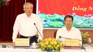Phó Thủ tướng Thường trực Chính phủ Nguyễn Hòa Binh phát biểu tại buổi làm việc.
