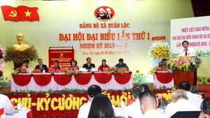 Đồng chí Phan Đình Trạc phát biểu chỉ đạo Đại hội Đảng bộ xã Xuân Lộc, tỉnh Đồng Nai.