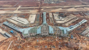 Dự án xây dựng sân bay Long Thành giai đoạn 1 đang được đẩy nhanh tiến độ để cơ bản hoàn thành vào cuối năm 2025. 