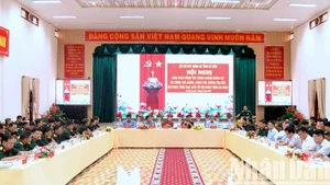 Quang cảnh hội nghị bàn giao khối quân sự Bạc Liêu về tỉnh Cà Mau