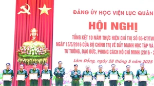 Đảng ủy Học viện Lục quân trao Bằng khen, Giấy khen tặng các tập thể, cá nhân đạt thành tích xuất sắc trong thực hiện Chỉ thị số 05.