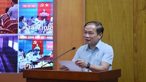 Đồng chí Phạm Tất Thắng phát biểu tại Hội nghị.