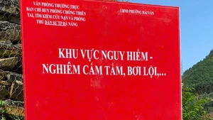 Nơi xảy ra vụ tai nạn đuối nước thương tâm là khu vực cấm tắm, bơi lội. (Ảnh: Công an cung cấp)